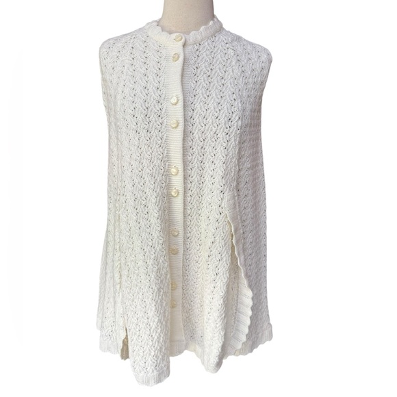 Vintage Jackets & Blazers - 1960s/70s Ivory Small Open Weave Knit Button Down Front Hem Hand Opening Poncho/